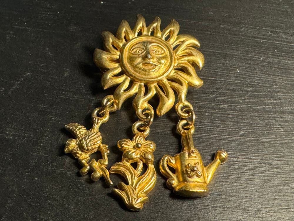 Vintage Matte Gold Tone Smiling Sun Face w/ Dangling Charms Brooch